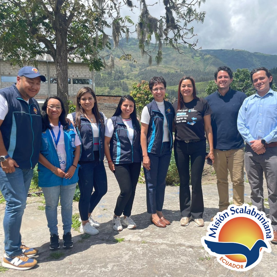 Scalabrinianas's tweet photo. La Mision Scalabriniana recibió la visita de  ACNUR Ecuador y los oficiales de proyectos del donante @PRM (Programa Regional sobre Migración), en el Centro de Atención Integral Cristo Peregrino ubicado en Ibarra, Imbabura.
 #ACNUR #DerechosHumanos #derechosdelmigrante #Ibarra https://t.co/iTu7uGCw1O