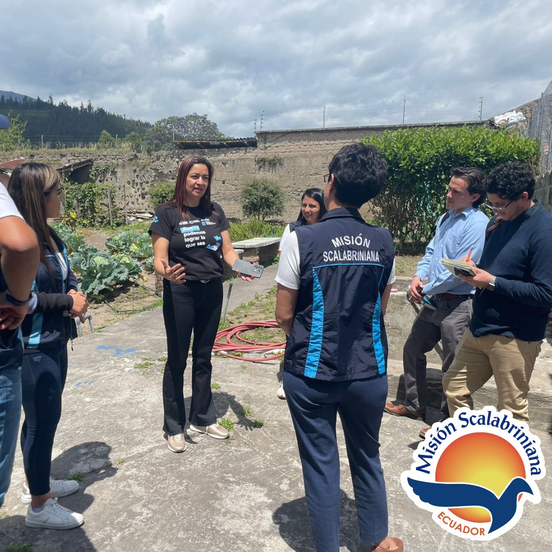 Scalabrinianas's tweet photo. La Mision Scalabriniana recibió la visita de  ACNUR Ecuador y los oficiales de proyectos del donante @PRM (Programa Regional sobre Migración), en el Centro de Atención Integral Cristo Peregrino ubicado en Ibarra, Imbabura.
 #ACNUR #DerechosHumanos #derechosdelmigrante #Ibarra https://t.co/iTu7uGCw1O