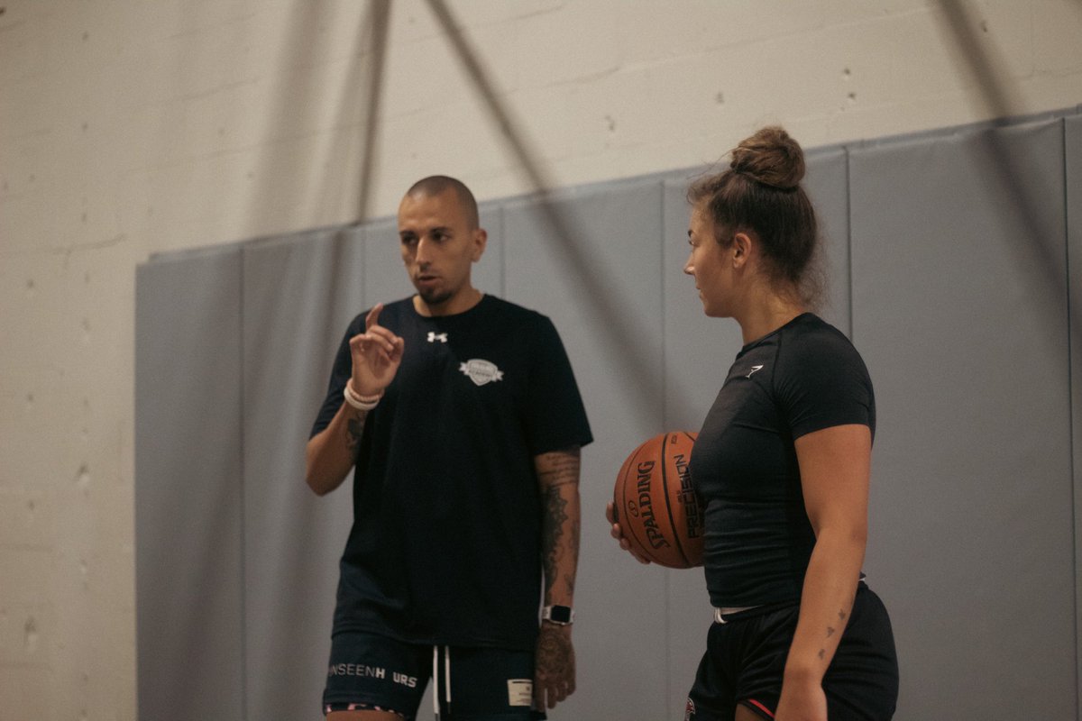 robgeier45's tweet photo. There are players who love being coached. They crave improvement so much that all they want to hear is the truth so they can be their best 💎
#thinklikeadiamond #thisistnba https://t.co/Sq9OTpRvWB