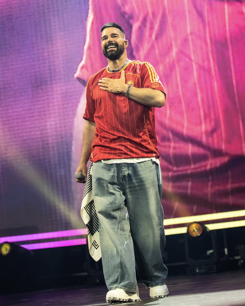 RMwebteam's tweet photo. ¡Inolvidable noche en Coruña! 🇪🇸💛 Gracias por tanto amor y música ¡Te amamos! @ricky_martin
.
#RickyMartinLive2024
📸: @Leandrovco https://t.co/8S2dh88qmu