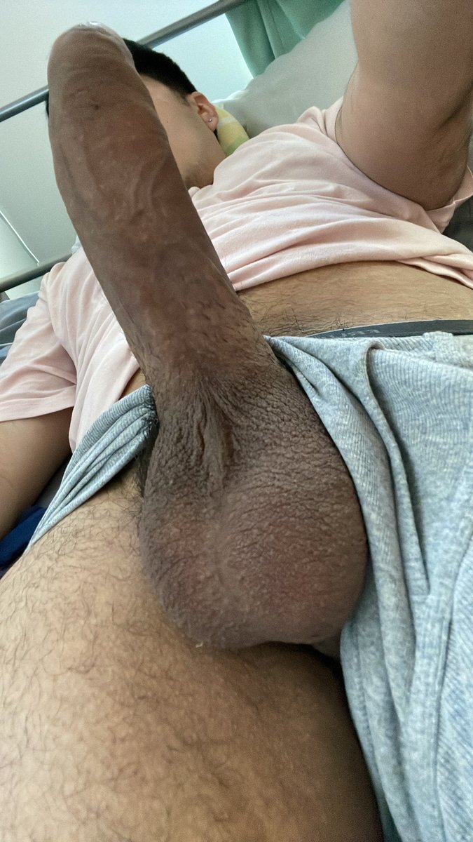 college slut tweet media
