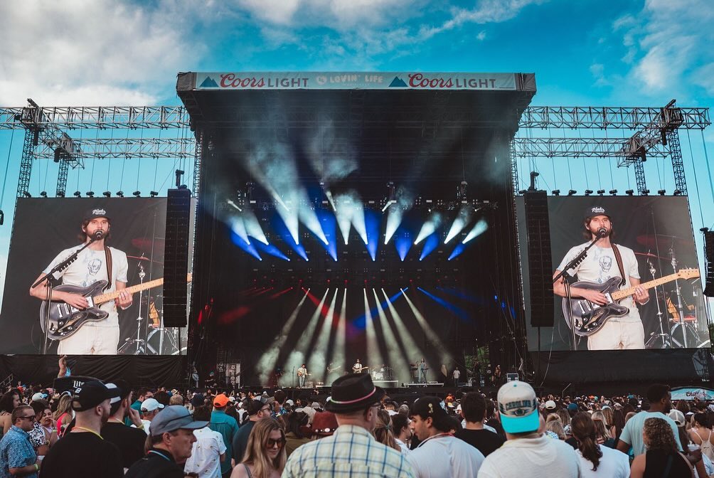 g2_structures's tweet image. 05.03-05.2024 | Lovin&apos; Life Music Fest | Charlotte, NC

📸: @lovinlifemusicfest 
.
.
.
#stadiumshow #staging #g2structures #engineers #stagingcompany #roofstructure #wemakeevents #lifeontheroad #eventstaging #concert #stage #liveevents #production #tour