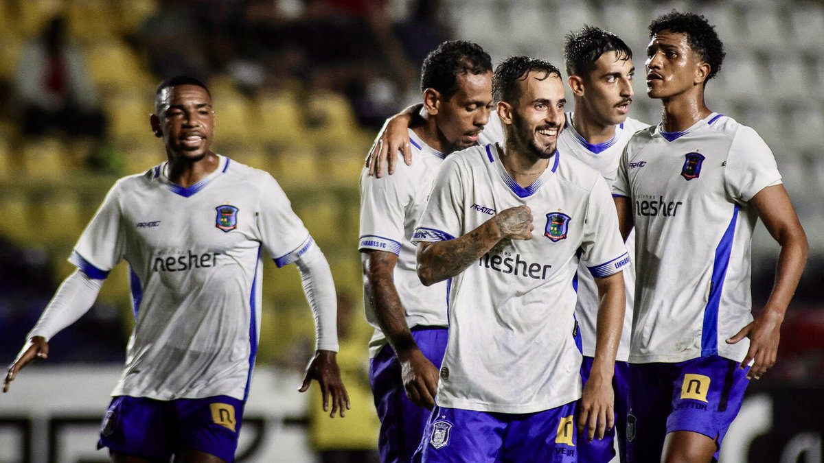 linharesfc_'s tweet photo. 🔟🌹💙 🦉

🔵 Um resumo do golaço do nosso artilheiro:

Wéliton ➡️ Breno ➡️ Wesley ➡️ Guilherme Rocha ➡️ Gabriel Crippa ➡️ Felipe Ferraz ➡️ Matheus Rosa ➡️ GOOOLAAAÇO ⚽️

🧠 Gilson de Souza

📸 Rafael Brozeghini https://t.co/xD3PfXOZ45