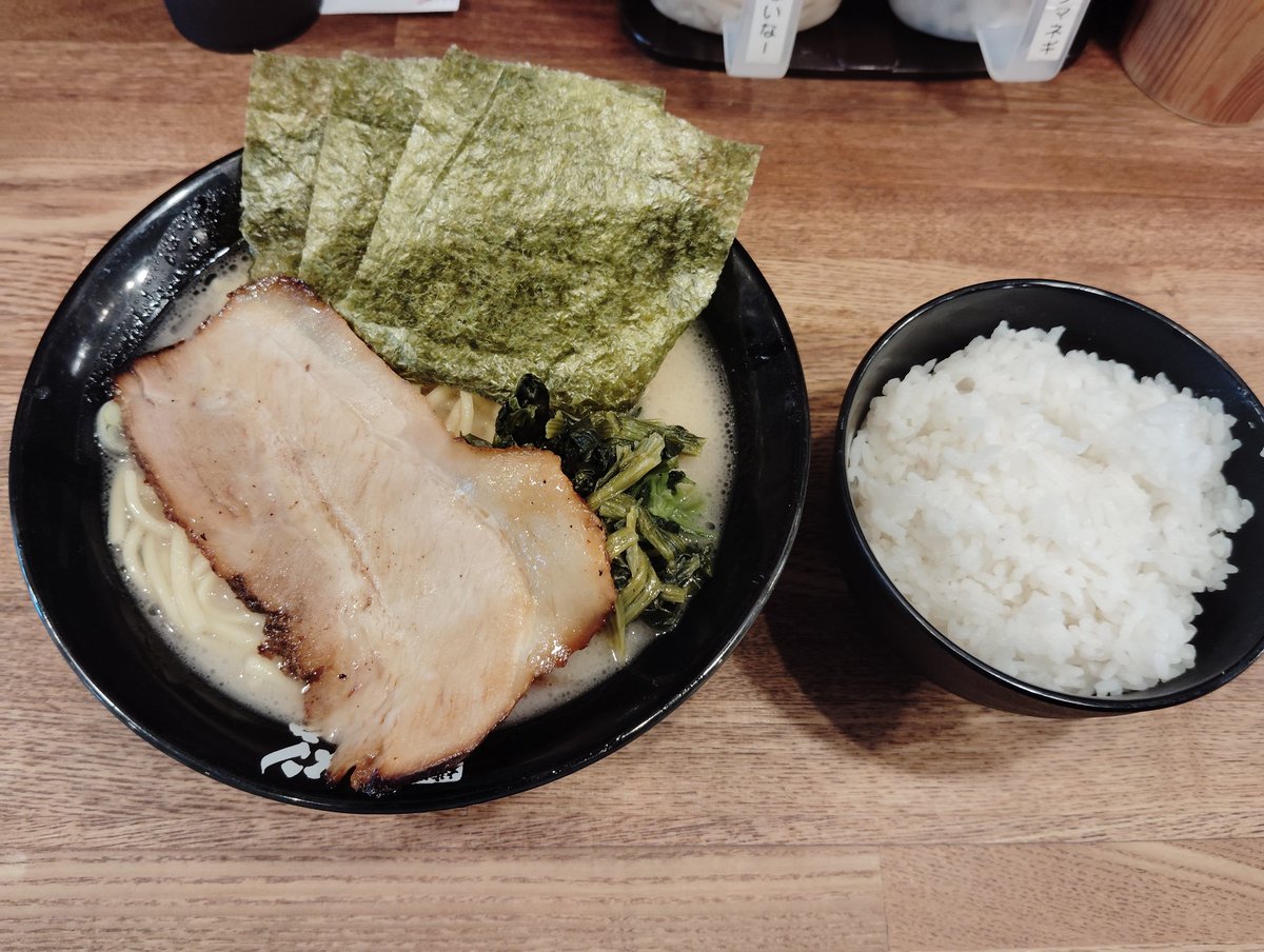 おはようございます☀️

昨日ガリガリ君二本食べました😁
（だからどうした）

気づけばもう水曜日です。
時間が経つのは早いですね〜。

お疲れの方はラーメン食べて、
今日も1日頑張りましょう🤗

#Yahoo にて #採用代行 で検索
#和歌山 #革麺家   
#企業公式相互フォロー