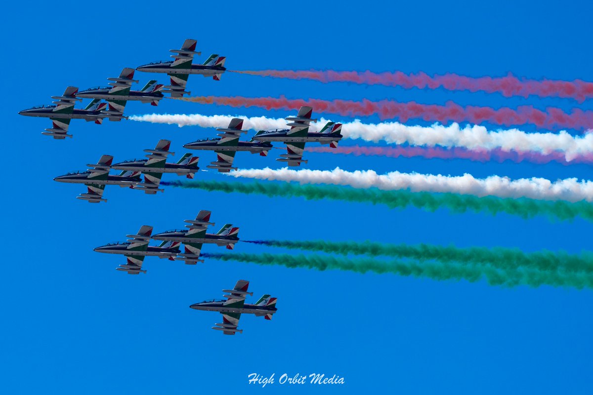 highorbitmedia's tweet photo. The Italian Air Force Demo Team, "Frecce Tricolori", leaving @montereyairport at about 3:30pm today heading to the weekend air show in #Sacramento.

@FrecceTricolori @SeeMonterey @CityOfMonterey

#freccetricolori #aviation #aviationphotography #aviationdaily #California https://t.co/fJZhGFDzQE