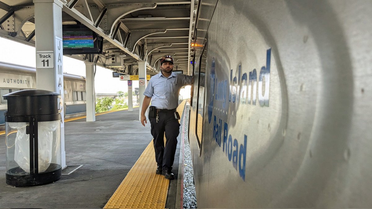 open.spotify.com/track/6Ajmxagr…