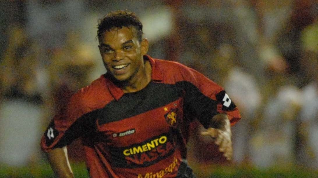 SportSambaClub's tweet photo. Só quem é rubro-negro de verdade vai pegar essa referência do nosso samba:

"Sport de Magrão e Xerife, Da profecia e do embaixador" 🎶 https://t.co/xKPeuVcf95