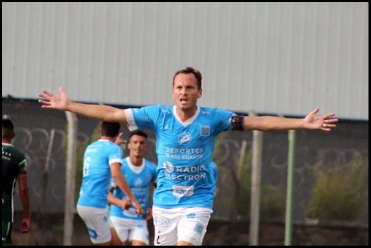 EstudiantesRio4's tweet photo. En medio de anuncios, cambios y el regreso de ex jugadores a nuestra institución, aprovechamos la oportunidad para oficializar el retiro de Nicolas Foglia como jugador de fútbol. En esa línea y ya siendo parte del cuerpo técnico que encabeza Alexis Matteo... https://t.co/fJyXMhupPh