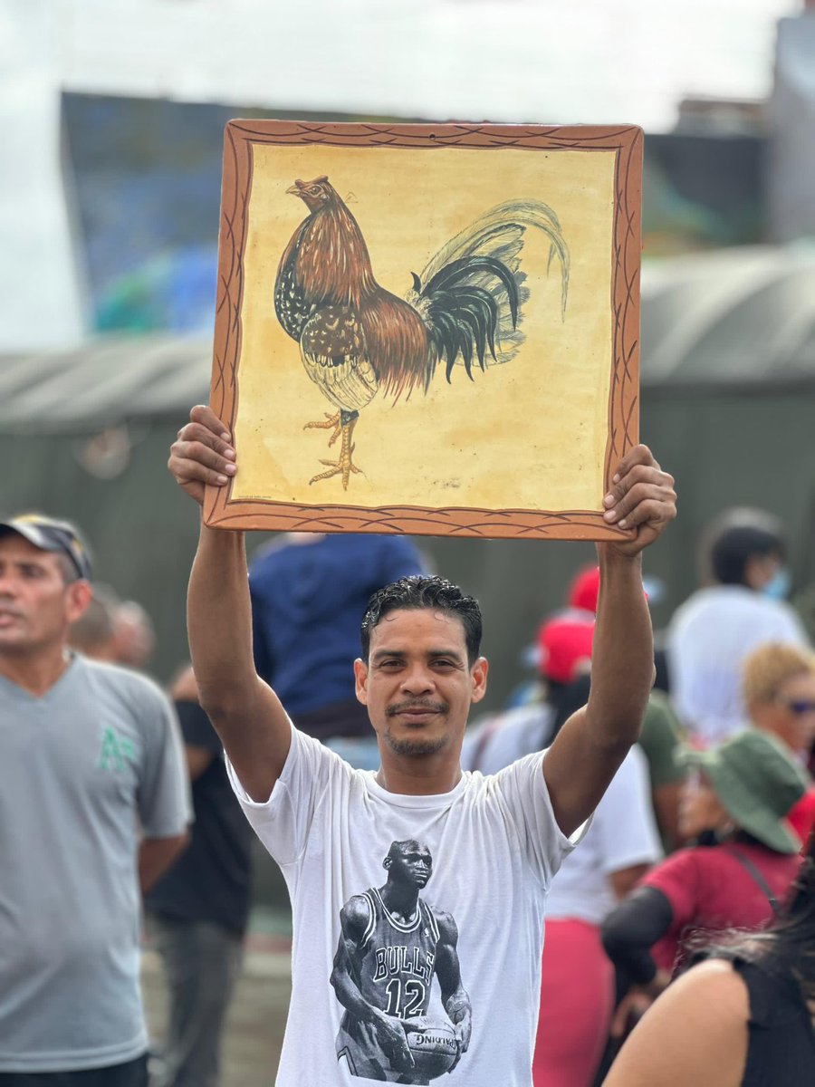 AngelPComuna's tweet photo. Como dijo nuestro presidente @NicolasMaduro con el pueblo siempre, y con el apoyo de los organismos nacionales que están desplegados en el territorio, estamos seguros ante esta dificultad saldrá el pueblo victorioso y renacerá Cumanacoa

#ComunaONada
@delcyrodriguezv https://t.co/F4WQb9UBRC