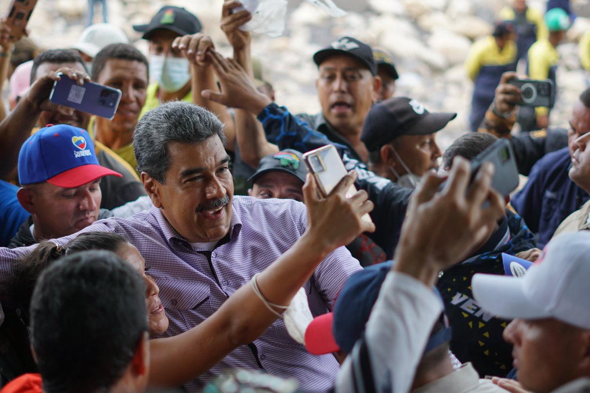 AngelPComuna's tweet photo. Como dijo nuestro presidente @NicolasMaduro con el pueblo siempre, y con el apoyo de los organismos nacionales que están desplegados en el territorio, estamos seguros ante esta dificultad saldrá el pueblo victorioso y renacerá Cumanacoa

#ComunaONada
@delcyrodriguezv https://t.co/F4WQb9UBRC