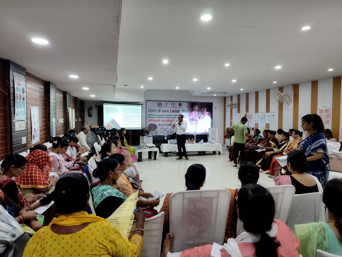 VikramshilaS's tweet photo. 185 MTs from ICDS & Health departments trained on Responsive Caregiving & Early Learning in Fatehpur, supported by @NITIAayog, @vanleerfoundation, & @VikramshilaS.
These trainers will now train 6000+ AWWs, ASHAs, ANMs across 14 blocks under #SampoornataAbhiyan #FirstThousandDays https://t.co/0Uxcm6aTeG