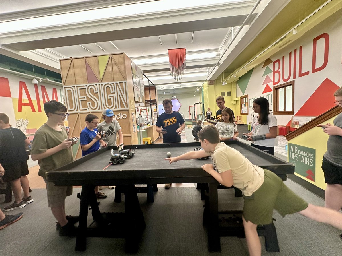 DarkSideRobots's tweet image. Day 2 of Dark Side Robotics’s Mid-Ohio Calley RoboCamp at Discovery World:
Campers competed in time trials and robot soccer with the base bots, then customized their bots with their own modifications and competed to see whose mods would your compete and hold up best!