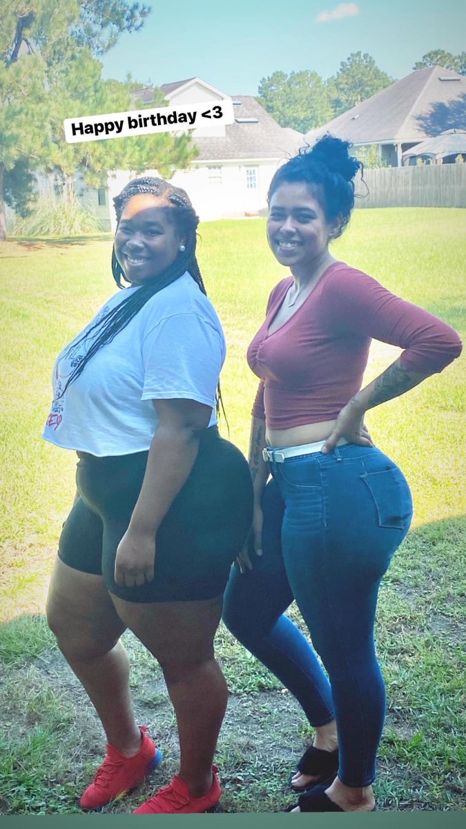 __sheisbliss's tweet photo. Happy birthday boo 🎂🤭 https://t.co/q2HSrJgwzm