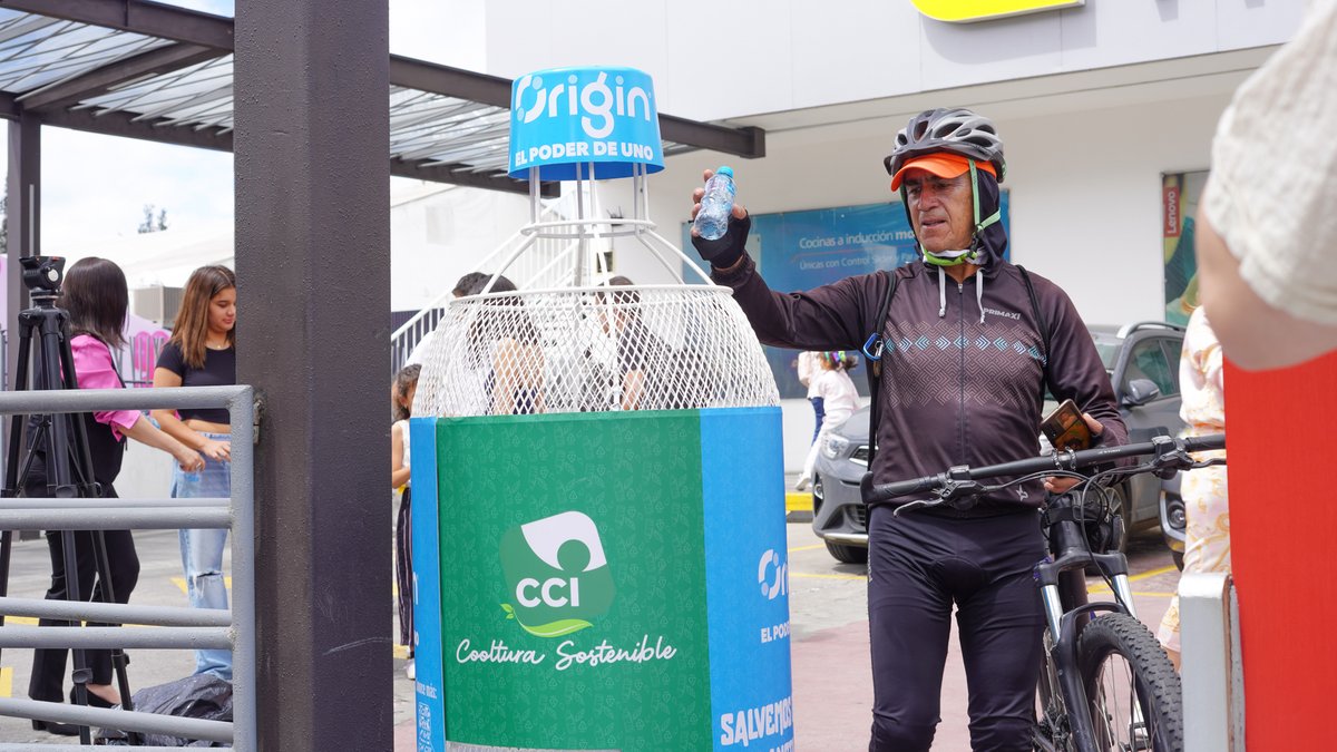 origin_recycle's tweet photo. 🤝✨ ¡Nos complace anunciar la increíble alianza entre Origin y el @CCI Centro Comercial Iñaquito! 🌿🏢 Juntos, fomentaremos una conciencia ambiental y una participación ciudadana activa en el reciclaje de botellas plásticas PET posconsumo. ♻️🌍

#Reciclaje #Sostenibilidad https://t.co/RPJ8gpzNdv