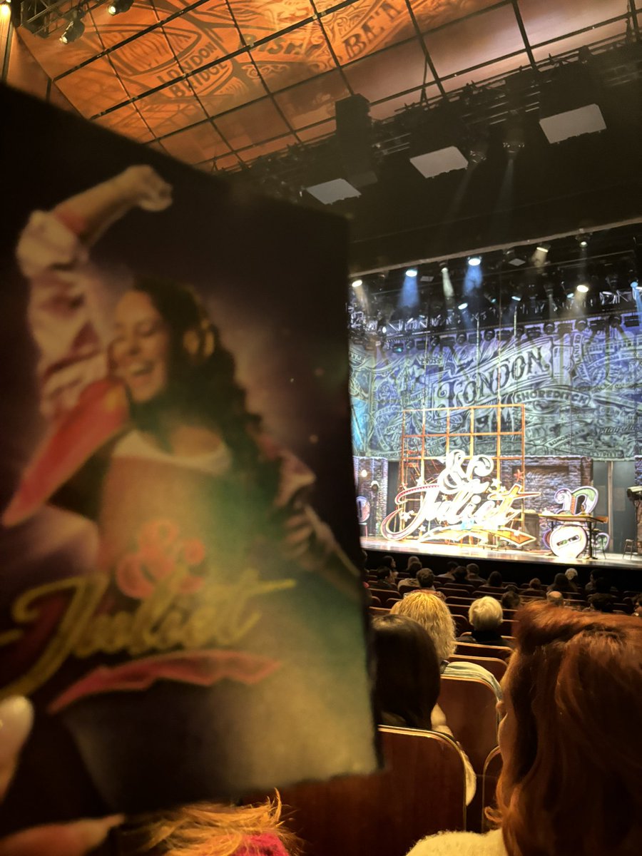 PoulosEleni's tweet photo. Spontaneously booked the evening show 💌 https://t.co/T3HB5GGVz1