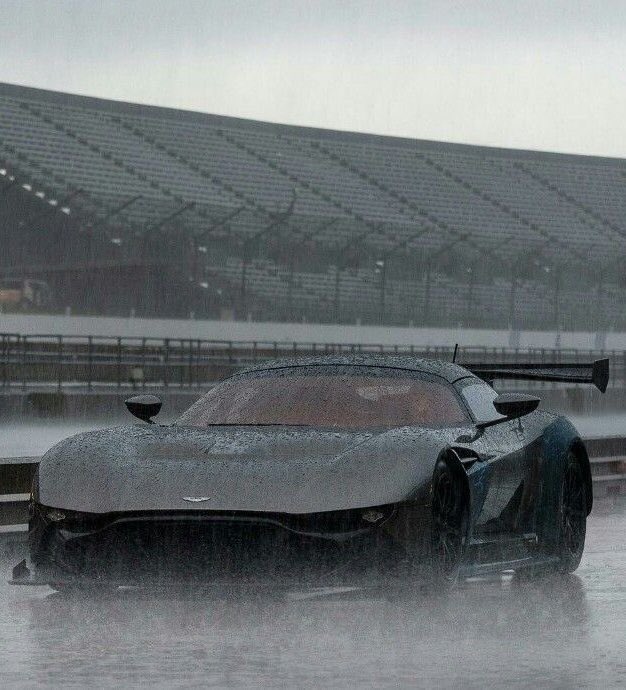 LUX Cars tweet media