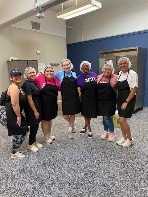 NexusRecovery's tweet image. This past Saturday, members of the Dallas-Fort Worth Alumnae Chapter of Sigma Lambda Gamma National sorority donated their time to helping out in our Kitchen preparing and serving a hot meal to our moms in recovery and their families. Thank you!!