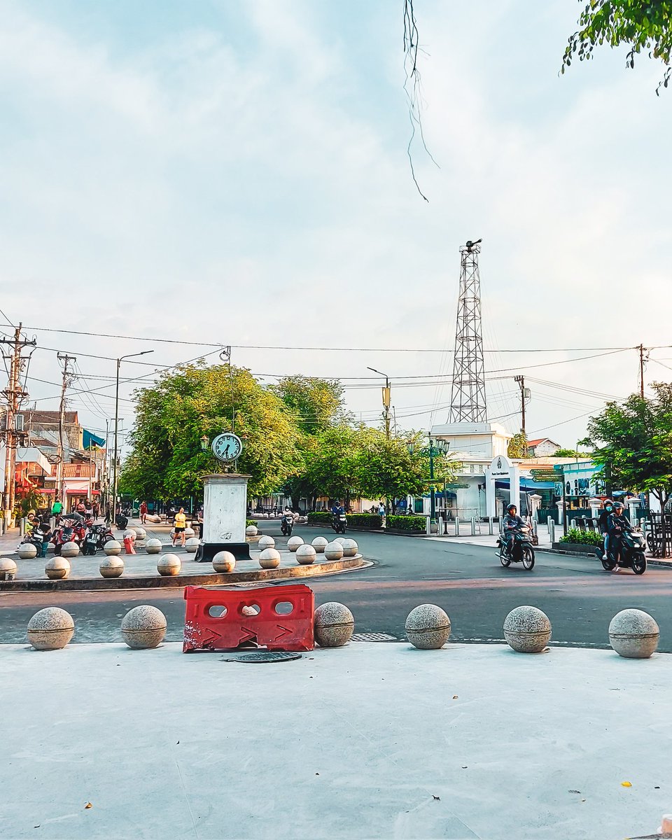 Fardeean_thias's tweet photo. Ngejaman, setengah tujuh pagi
.
📱 Galaxy A71 || Snapdragon 730G
.
#withGalaxy #Samsung #snapdragon #galerisnapdragon #snapdragoninsiders #pakesnapdragon #shotonsnapdragon #photography #shotbyphone #kotajogja https://t.co/G6C2dCENrd