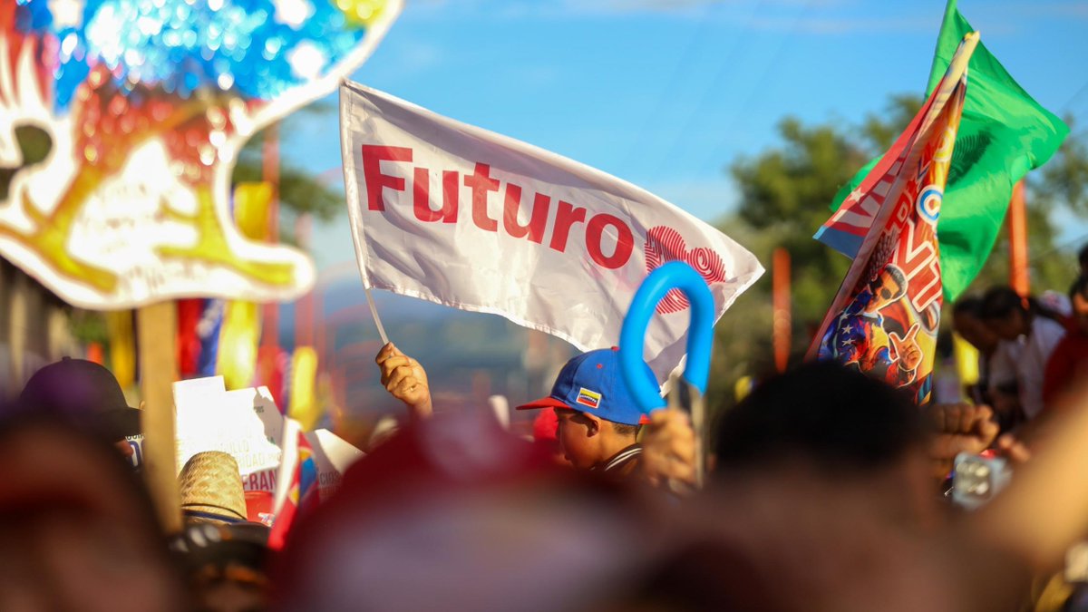 MaGaby's tweet photo. Protagonismo, Pueblo, Soberanía, Paz, Voluntariado, Igualdad, Disciplina, Identidad, Juntos, Oportunidad 

Este #28Jul #VotaFuturo ❤️‍🔥

@movfuturoven https://t.co/iFtss5pNA4