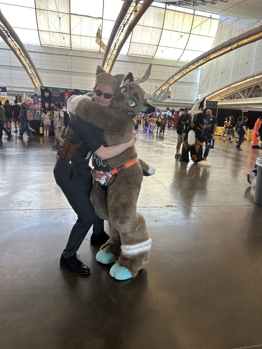 MousePillz's tweet photo. Twitter help me find this man. I love you so much Wesker 🥰 #Anthrocon2024 https://t.co/i1vmuHuMFk