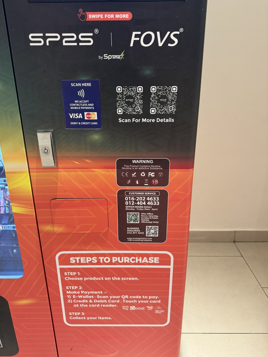 boosulyn's tweet photo. A vape vending machine at a mall in KL. 

No requirement to scan IC for age verification checks before purchase. Just pay with card or e-wallet.

This is then-Health Minister Zaliha’s legacy — legalizing nicotine vape for minors before Act passed.

Till now, still no regulations. https://t.co/2lL0XLqRyP
