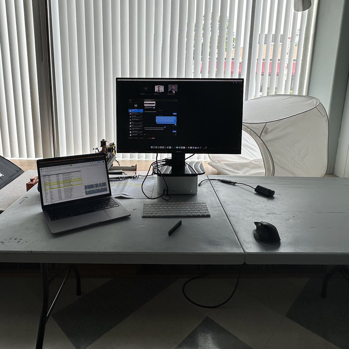 CalebMadl's tweet photo. house sitting this week so the setup is https://t.co/7pCbM1LACp