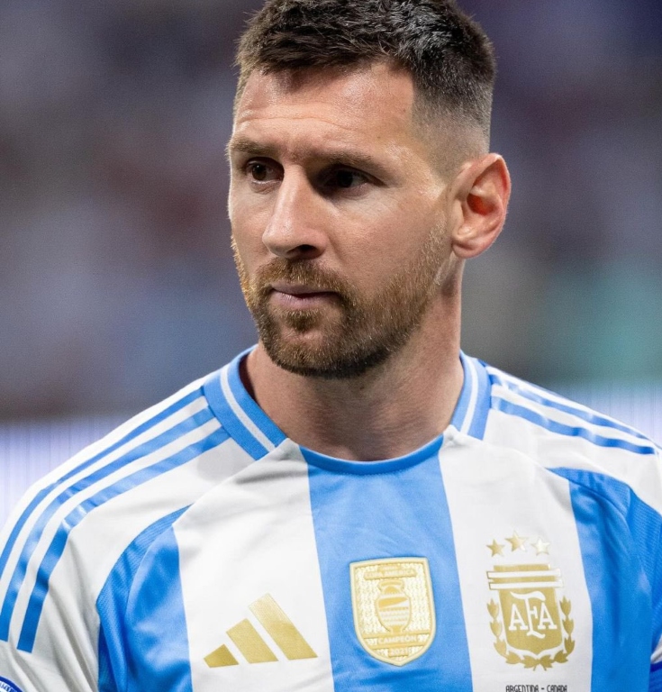 ➤ Marcó en semifinales de Mundial.
➤ Marcó en semifinales de Copa América.
➤ Marcó en semifinales de UEFA Champions League.
➤ Marcó en semifinales de Mundial de Clubes.
➤ Marcó en semifinales de Copa del Rey.
➤ Marcó en semifinales de Leagues Cup.
➤ Marcó en semifinales de