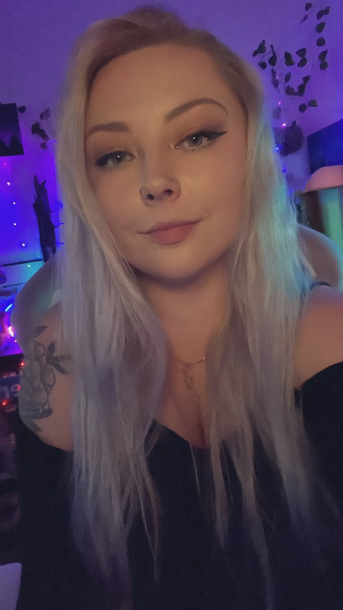 Tons of fun new content going out this month on Fansly. 

Go check it out 🥵