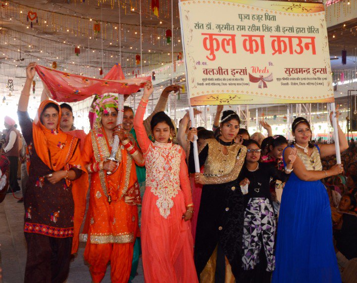 Kataksh__'s tweet photo. #WednesdayMotivation
Empowering Environment for Women is created &amp; provided by Dera Sacha Sauda in holy guidance of Baba Ram Rahim 
And #GenderEquality some examples is here in photos, Check 👇🏻 https://t.co/86MYAFQQ9S