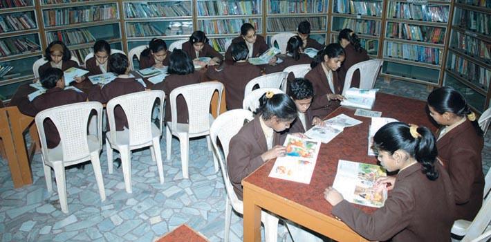 Kataksh__'s tweet photo. #WednesdayMotivation
Empowering Environment for Women is created &amp; provided by Dera Sacha Sauda in holy guidance of Baba Ram Rahim 
And #GenderEquality some examples is here in photos, Check 👇🏻 https://t.co/86MYAFQQ9S