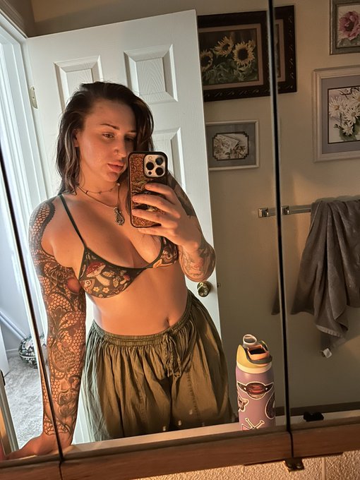 I didn&rsquo;t cut my hair but imagine? https://t.co/l8ErMIJxpR