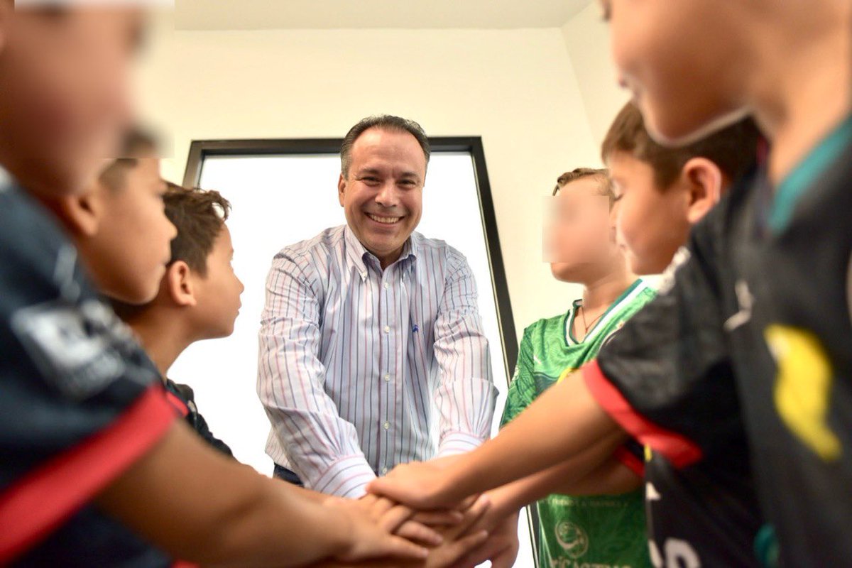 Qué gusto saludar a los Subcampeones del Mundialito de Futbol Base ⚽️ quienes participaron por primer vez en este torneo en Badajoz, España. 🇪🇸

Un orgullo para la H que 6 pequeños jugadores hermosillenses nos representen la Selección Mexicana U8.⚽️👏🏼

¡Muchas felicidades