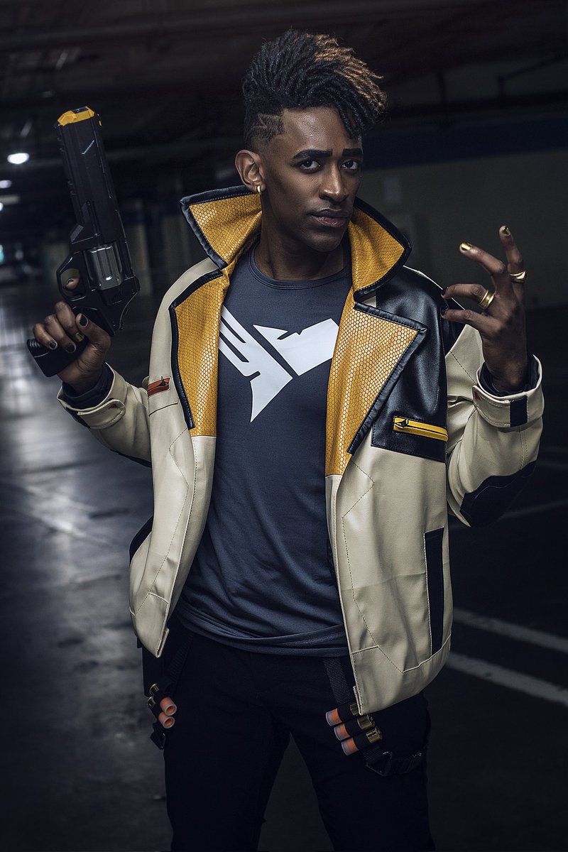 whoachriswhoa's tweet photo. The Phoenix pics are coming in slowly but surely 😏🔥

Gotta figure out how to edit a fireball into my hand 😅 #VALORANT https://t.co/XajqKkNWmv
