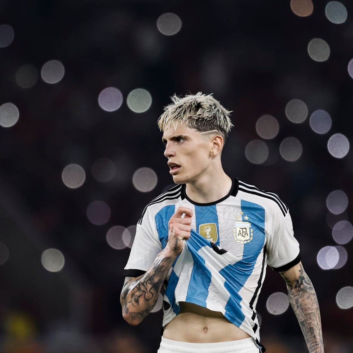 0800Cj's tweet photo. Es argentino, avísenle https://t.co/LjihtX0N8e