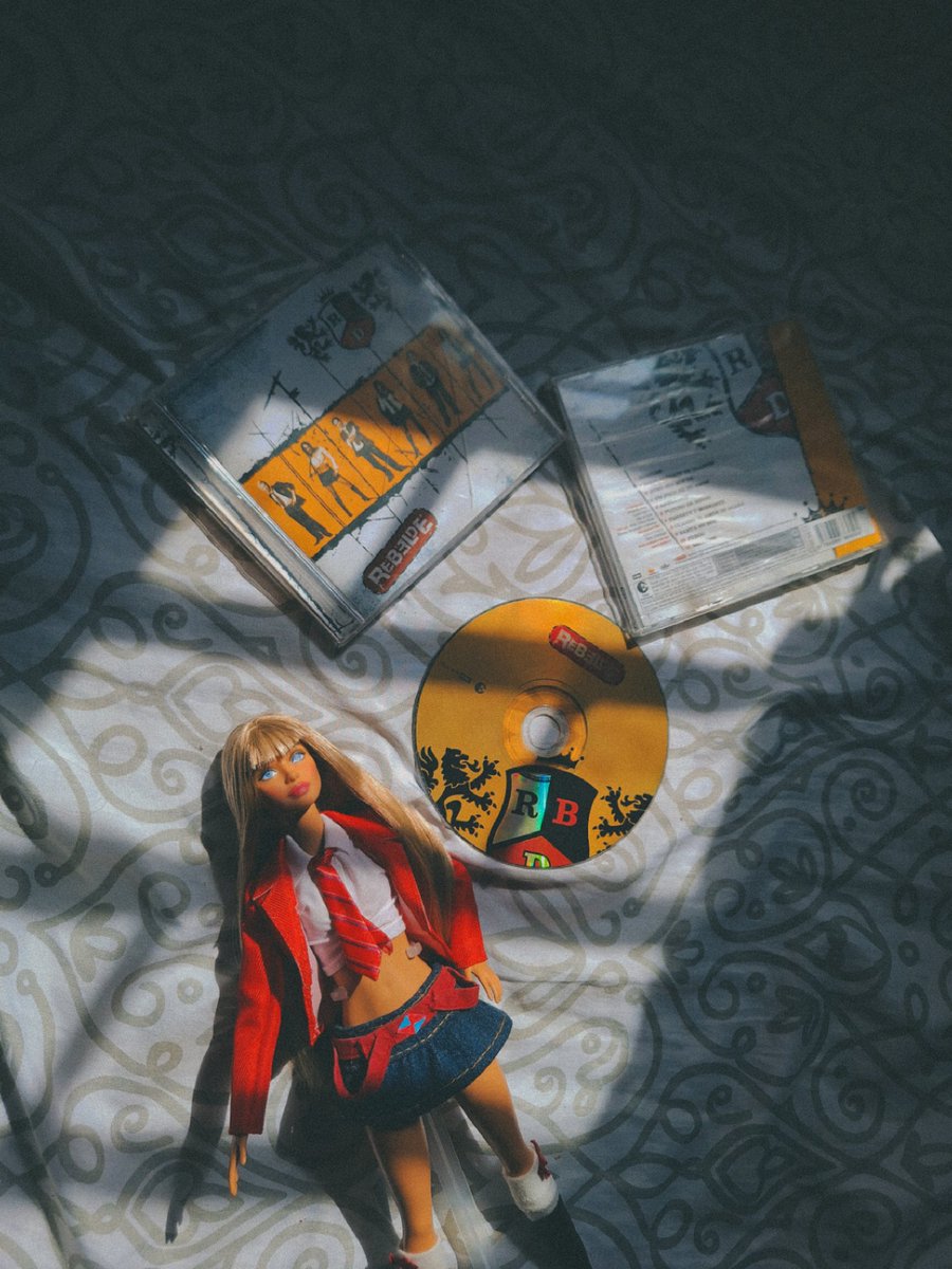 vicocolucci's tweet photo. REBELDE 2000'vibes 💌 https://t.co/LTfrjOqGt2