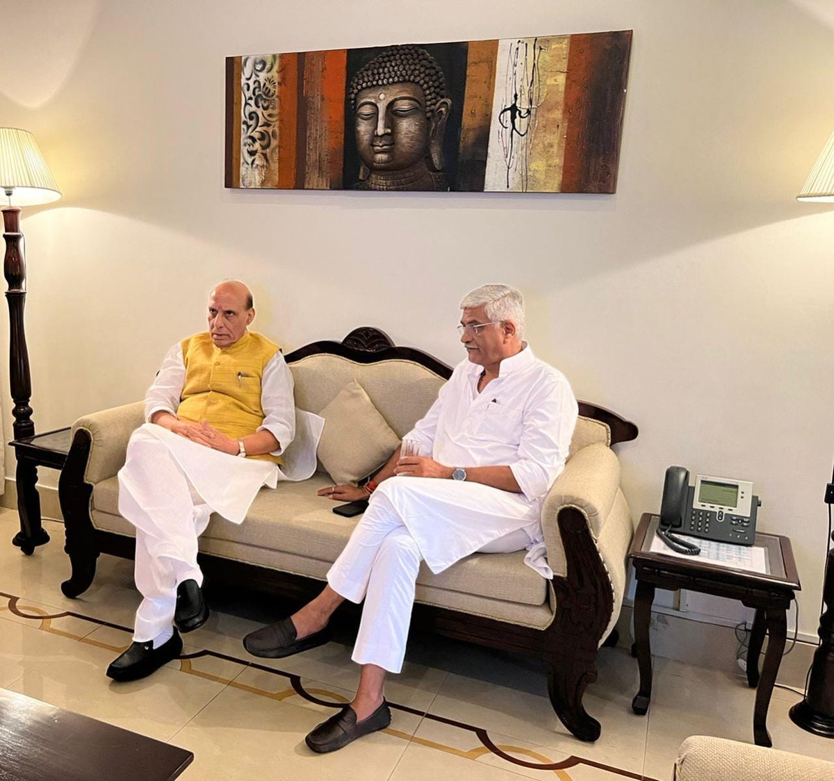 माननीय रक्षा मंत्री श्री राजनाथ सिंह जी को जन्म दिवस की सादर बधाई एवं शुभकामनाएँ!

ईश्वर से आपके उत्तम स्वास्थ्य तथा दीर्घायु जीवन की कामना है।

<a href="/rajnathsingh/">Rajnath Singh</a>