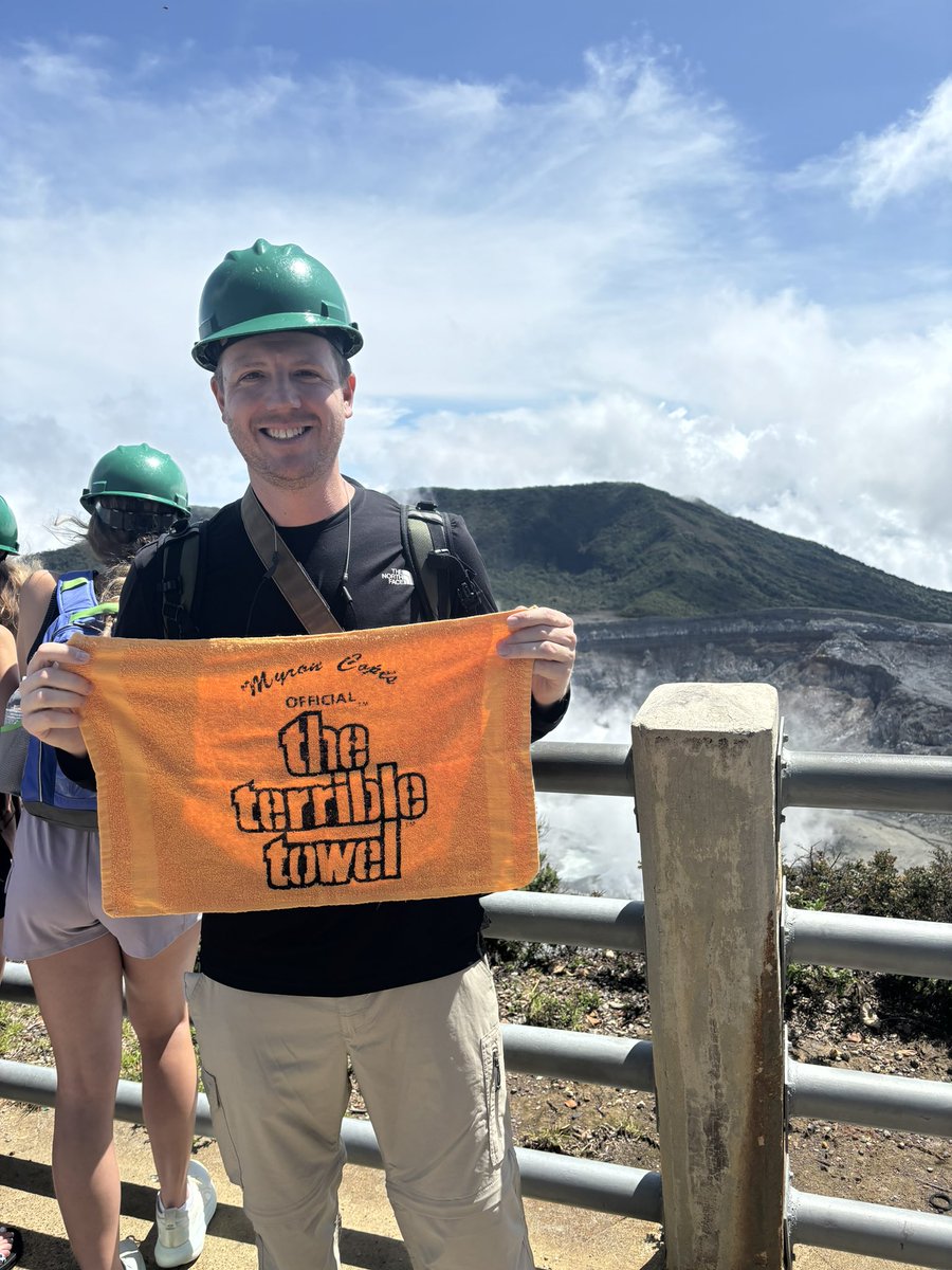 GazzSci's tweet photo. @SteelersUnite Poás Volcano, Costa Rica https://t.co/j4yQqlu7Uk