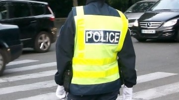info_Paris_IDF's tweet photo. 🔴 FLASH - #Paris : Deux policiers ont procédé à l’accouchement d’une #femme vendredi dernier.
👉 Alors que le #nourrisson ne respirait pas, l’un des agents, réserviste, a prodigué un massage cardiaque, sauvant la vie du bébé. Ils ont été transportés à l’hôpital. #DOPC https://t.co/kIUWAtSyhA