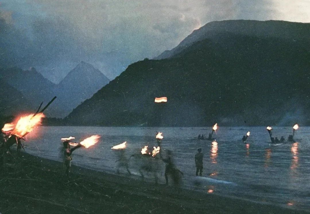 Tahiti, 1968. From "Peoples of the earth" by Edward Evan Evans-Pritchard.