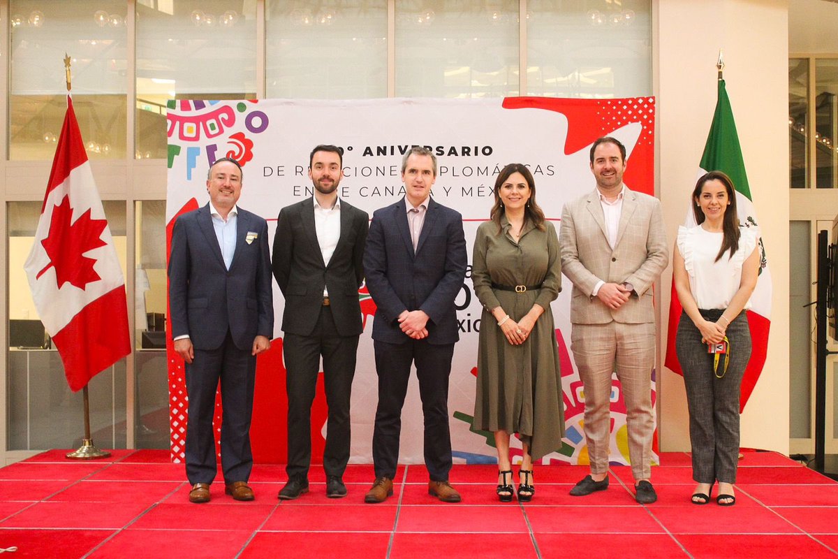 ¡Muy agradecidos con Mark Richardson, Frederick Caldwell y Phillippe Harbour por recibirnos! 

#CoahuilaPaDelante #APasosDeGigante