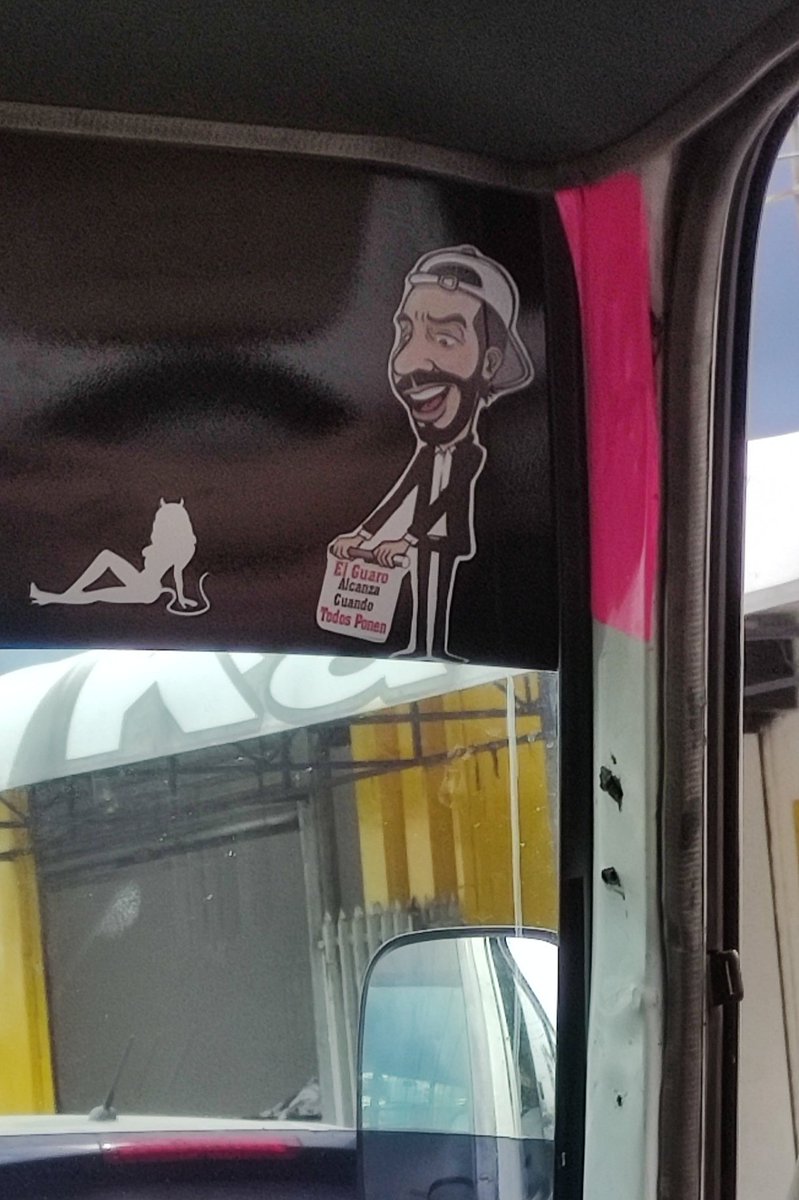 219Jdaniel's tweet image. Mientras tanto en los buses de El Salvador 
@nayibbukele