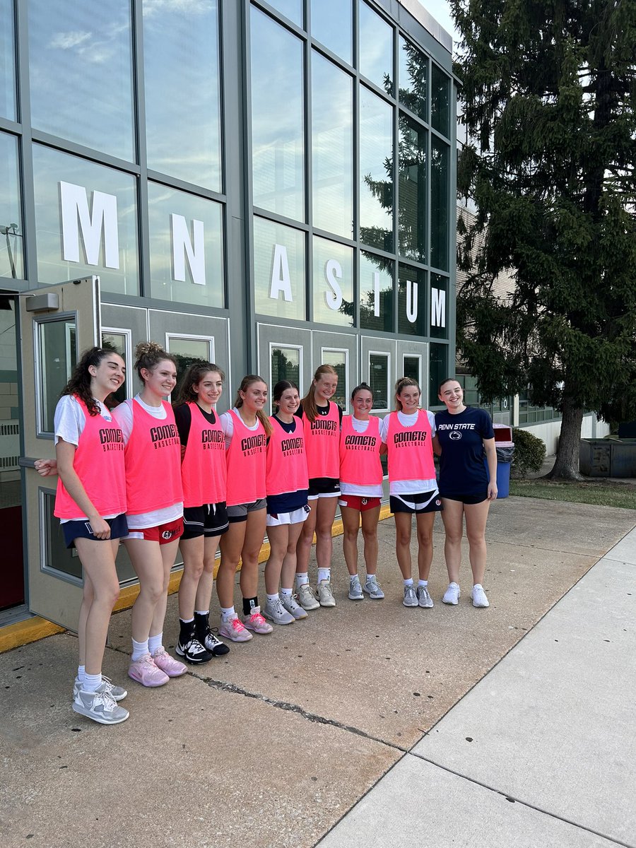 dresher_bc's tweet photo. Last practice!! ๐ขHad the pleasure of coaching this group over the last few years. Always keeping us on our toes and helping us to remember why we coach. Itโs been a blast. Finish strong!!! #comets2025 @CometsBallers https://t.co/QRABzd4Vv0