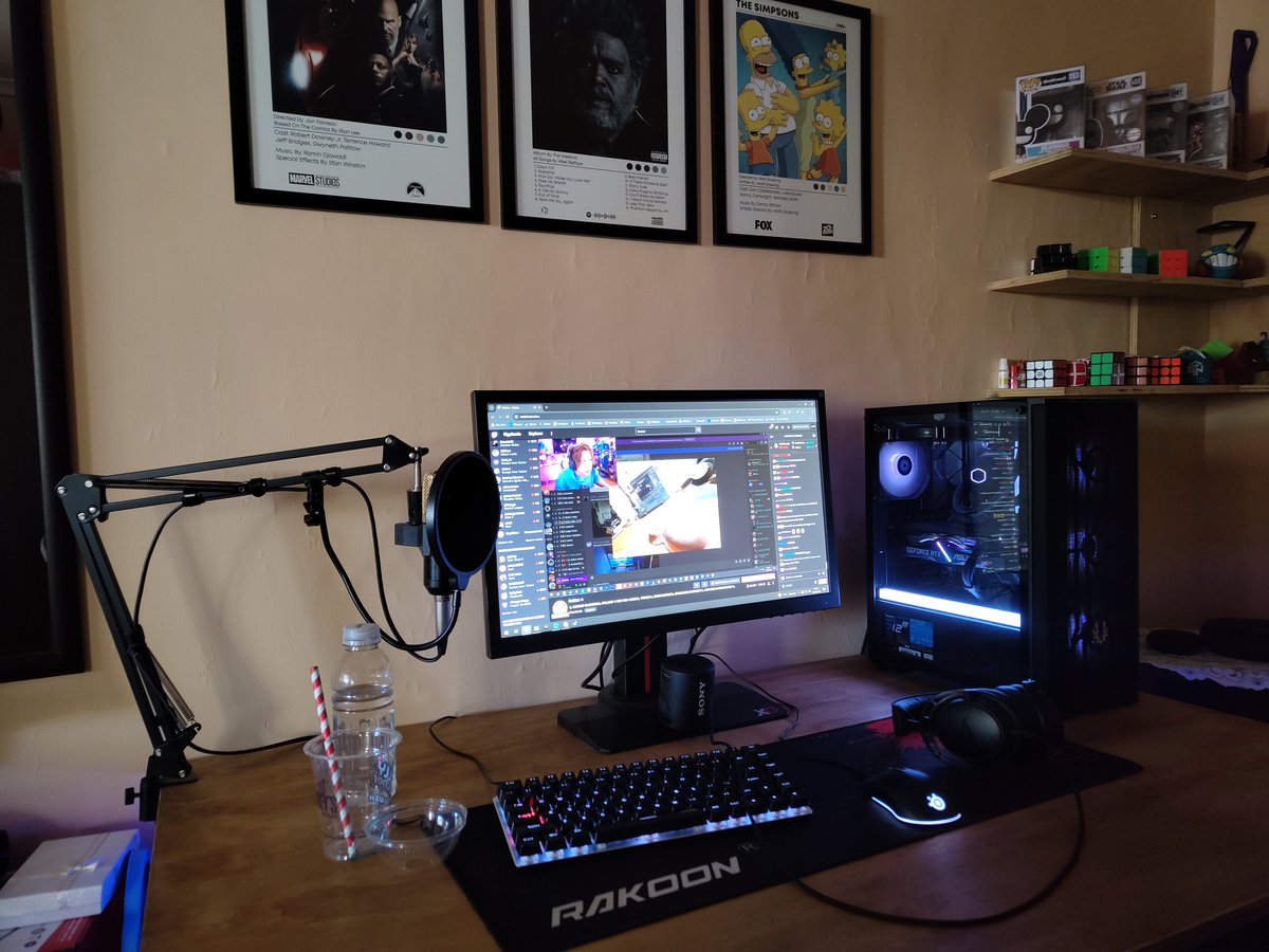 Seba_Mez's tweet photo. @Pirutastic me falta cambiar el mousepad nomas

PD: estoy terminando la recopilacion pt2 del mine https://t.co/i8Yh095R59