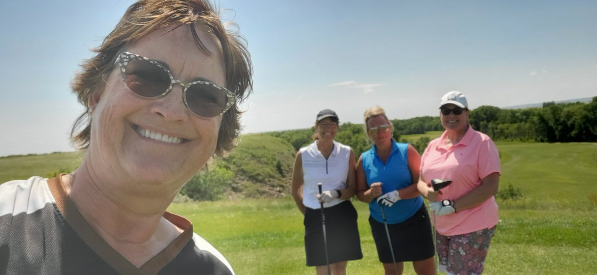 Page__Newton's tweet photo. Great day golfing with these Bean Beauties - Laurie, Michelle & Deb - in @HawksAgro #Rouleau tournament! FANTASTIC track at Long Creek Golf Course ⛳️ #SummerVibes https://t.co/iOEwIrZUnE