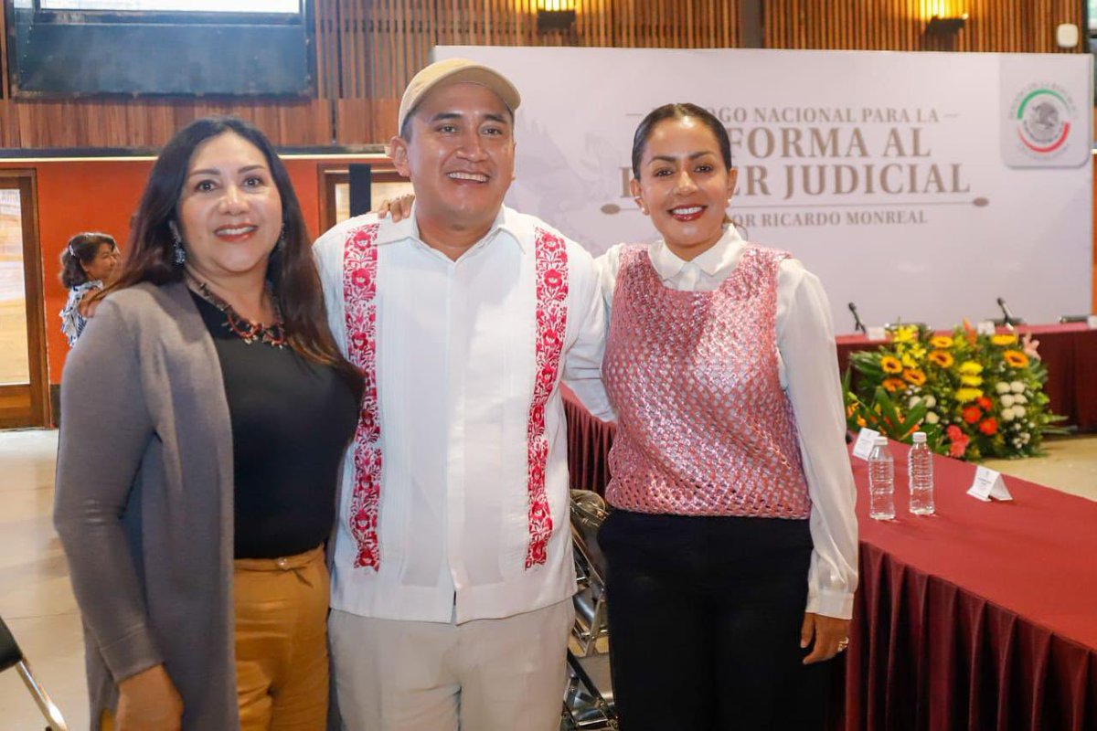 Esta tarde en #Oaxaca, las y los diputados federales electos de <a href="/PartidoMorenaMx/">Morena</a> , <a href="/partidoverdemex/">Partido Verde</a> y <a href="/PTnacionalMX/">Partido del Trabajo México</a> nos reunimos con el senador <a href="/RicardoMonrealA/">Ricardo Monreal A.</a> para coordinar esfuerzos para trabajar en la mejor reforma judicial para el país . Sin duda tenemos  una  gran