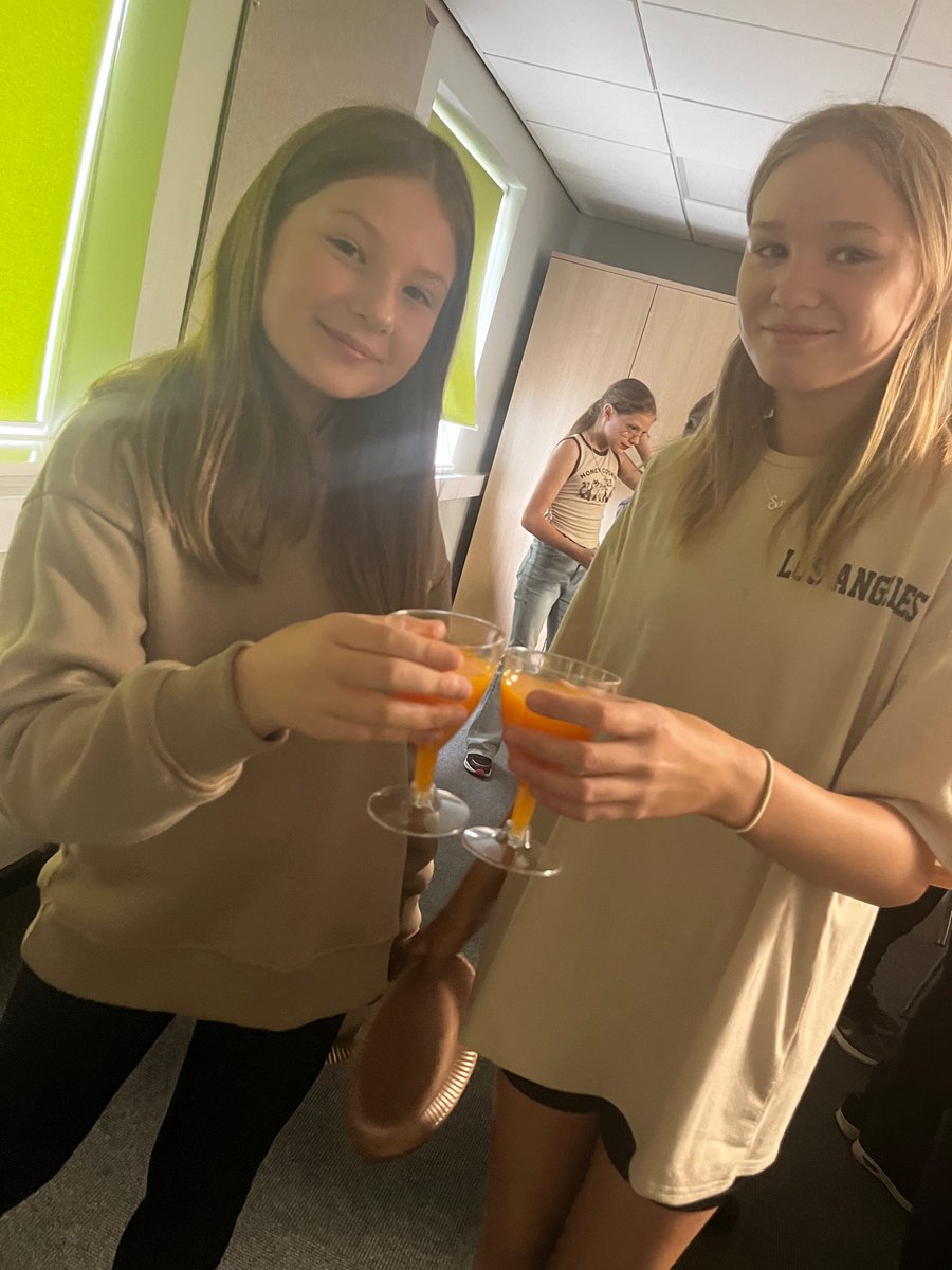 ysgolnantygroes's tweet image. Mwynhewch Blwyddyn 6! Enjoy Year 6! 🎉 #VIPBreakfast #FunDay