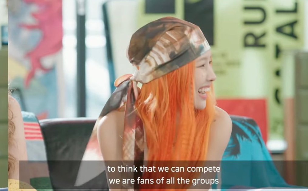 michooki's tweet photo. yk damn well she was JOKING even tho they talked about newjeans and aespa at the same live but you cut this part to hate her 😒 and this is shuhua btw https://t.co/DYSVDFmeWp