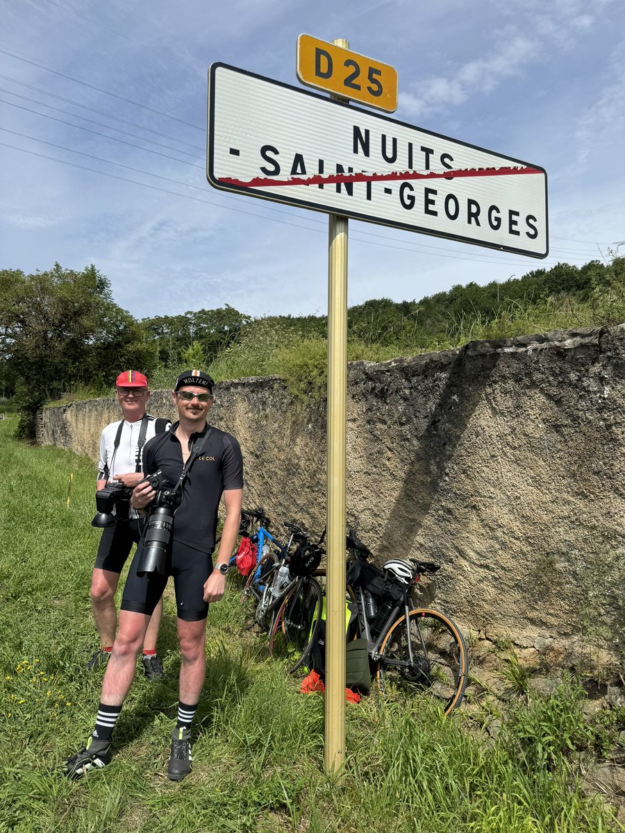 SteveFlemingM9's tweet image. It’s a full day out when you go to watch the @LeTour and waiting is a key skill. Timetrial days are better as you get a chance to see the riders individually. @mjfphotographer on route with camera. #tourdefrance #sportingevents #spectators #cycling