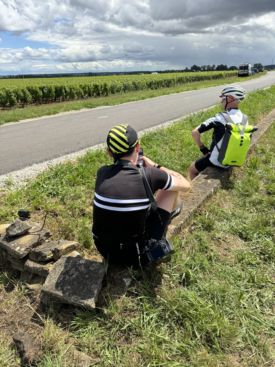 SteveFlemingM9's tweet image. It’s a full day out when you go to watch the @LeTour and waiting is a key skill. Timetrial days are better as you get a chance to see the riders individually. @mjfphotographer on route with camera. #tourdefrance #sportingevents #spectators #cycling