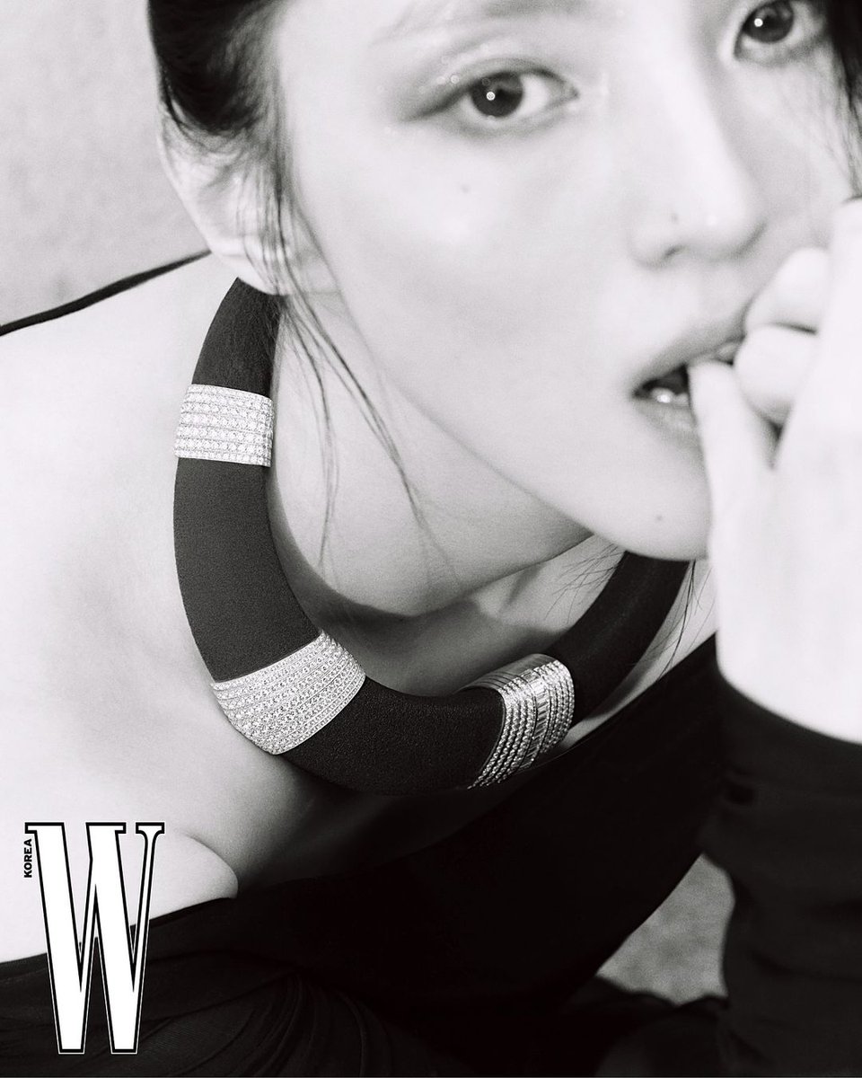soxes's tweet photo. ㅤ
‣ #IVORYSH | #HanSohee
𖤝 ݃ a beautiful rupture between Boucheron and Carte Blanche High Jewelry, Or Bleu. Han Sohee's colorful moments that can be found anywhere and nowhere else.
ㅤ https://t.co/SSQEv8pt1E